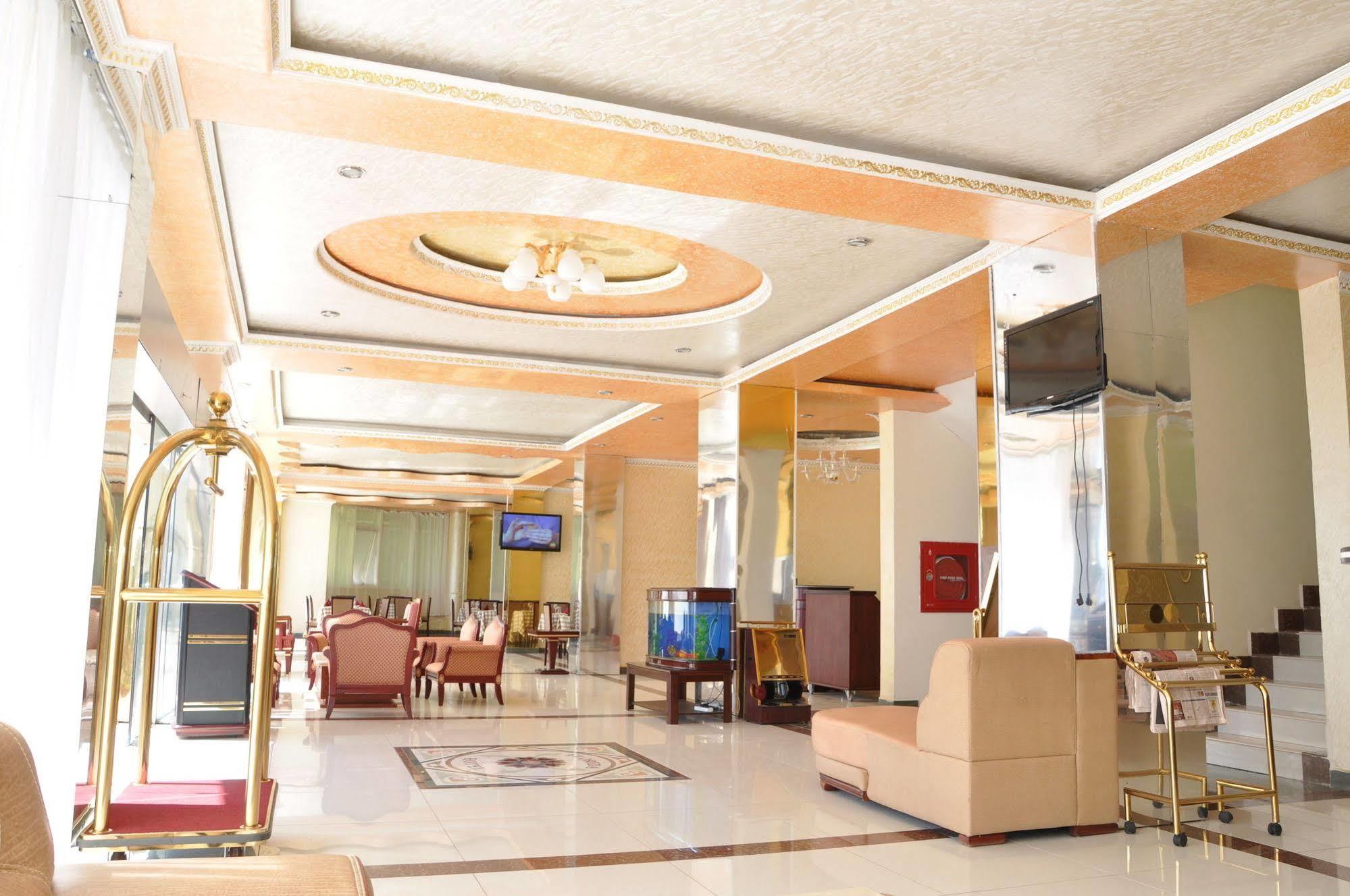 Florida International Hotel Гондер Екстериор снимка
