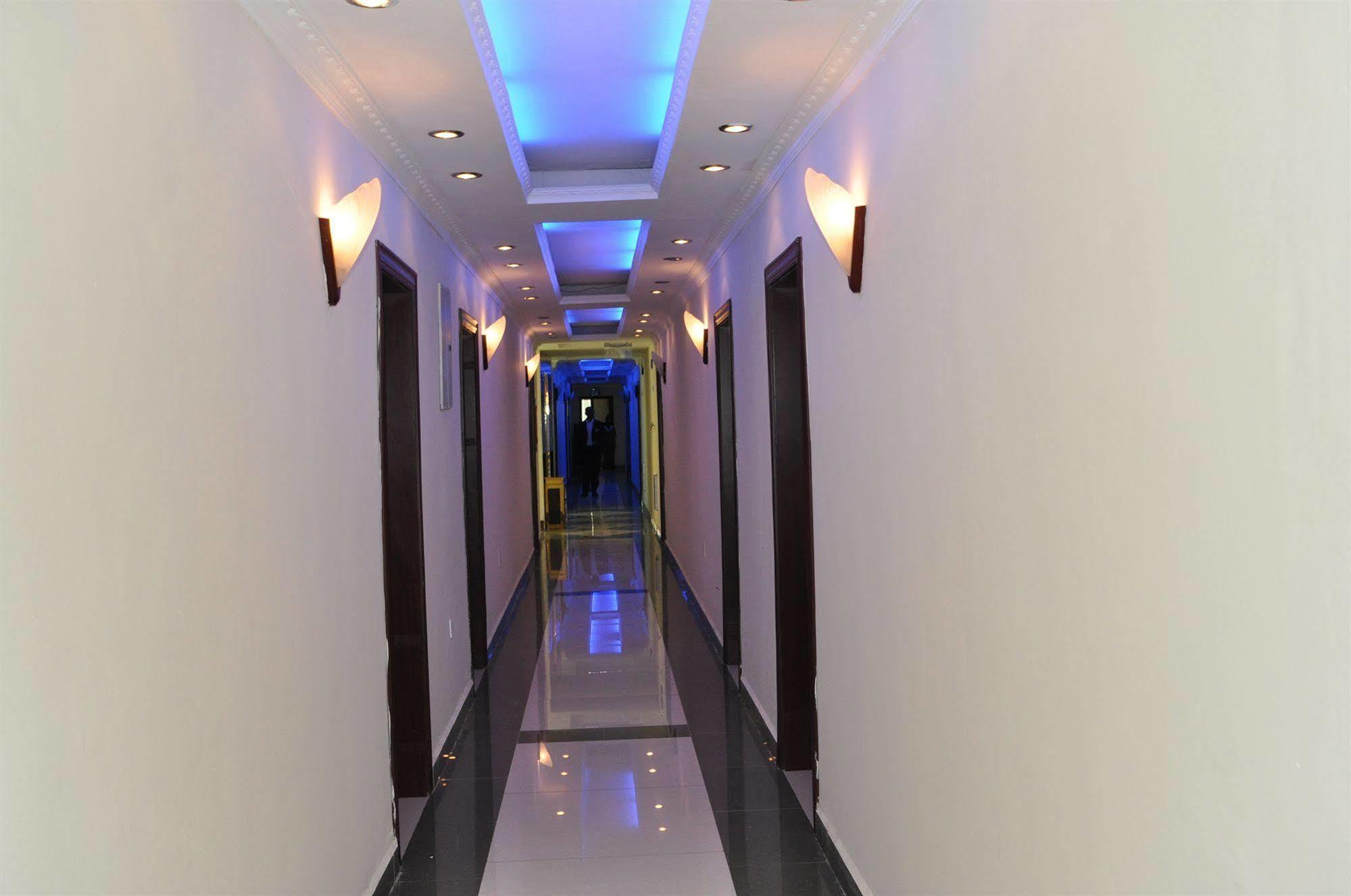 Florida International Hotel Гондер Екстериор снимка